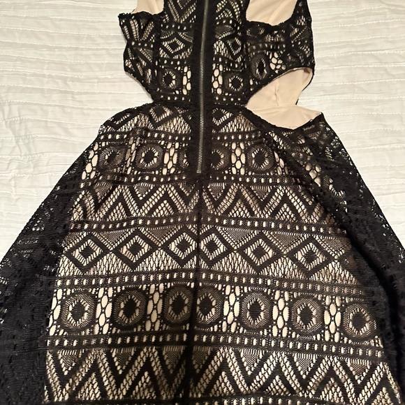 black dress with cutouts on side size small - Picture 3 of 3